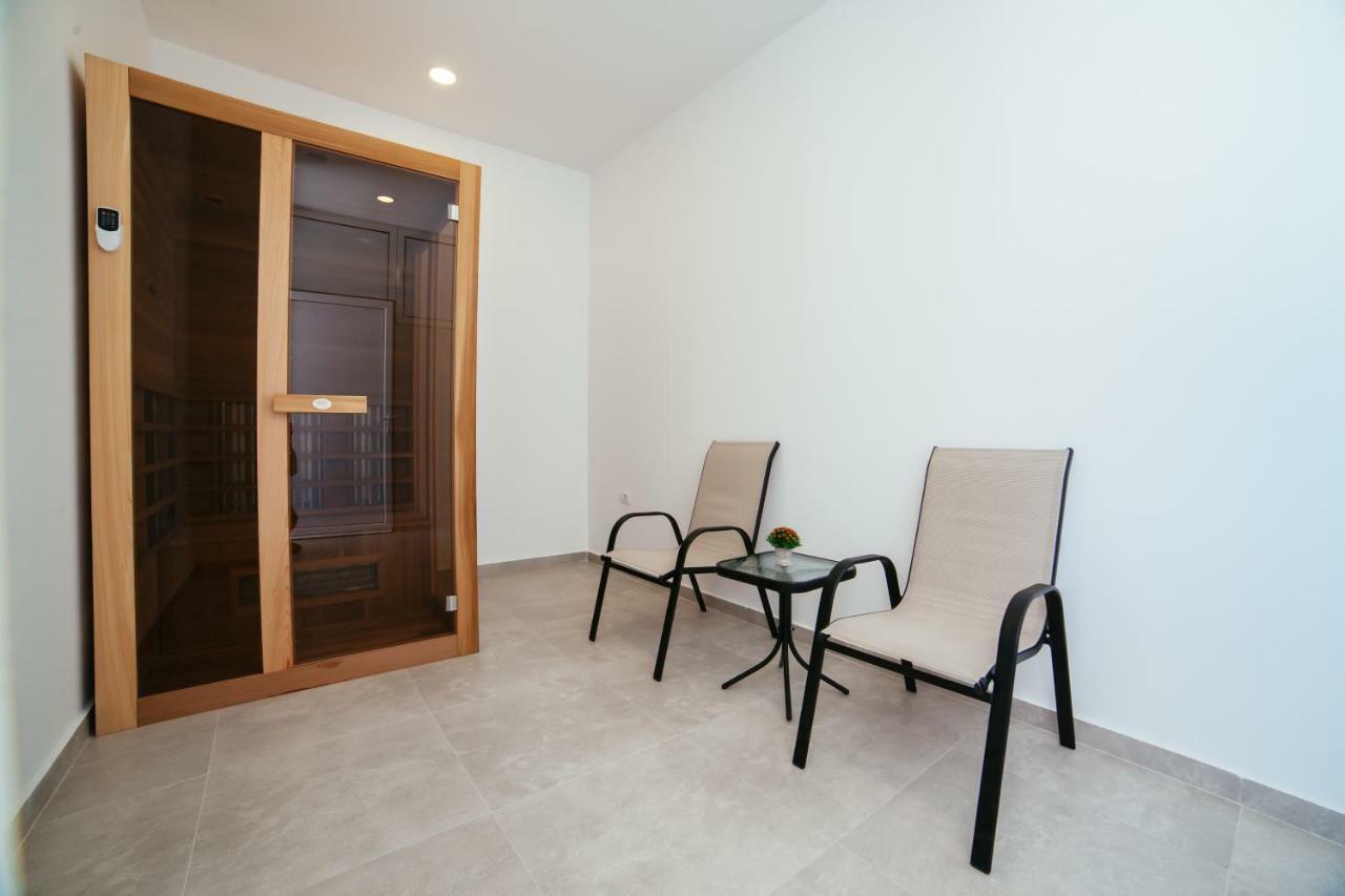 Hotel Ambiente Ulcinj Exterior foto